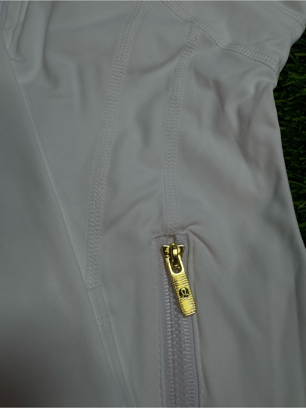 lululemon athletica White Lightweight Zip-Front Utility Jacket - Picture 3 of 5